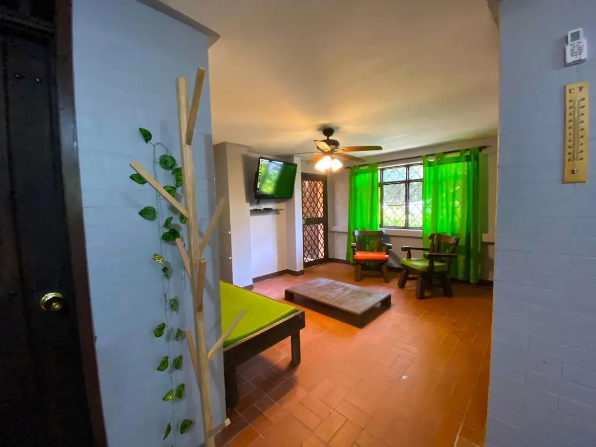 Finca Villa Chalet Del Rio Cali Farm Villa Chalet Cali River 0*,